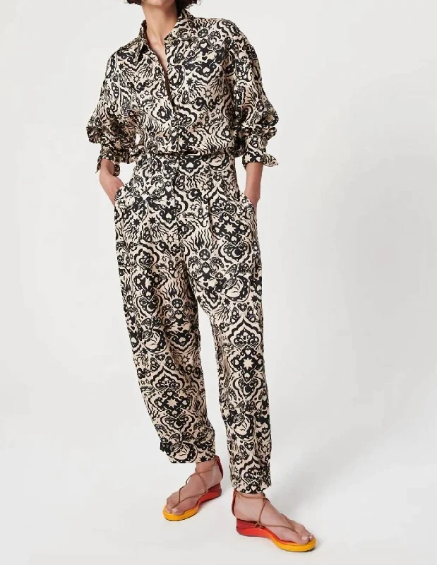 Casual And Comfortable High Waisted Juniper Pants In Stencil Black